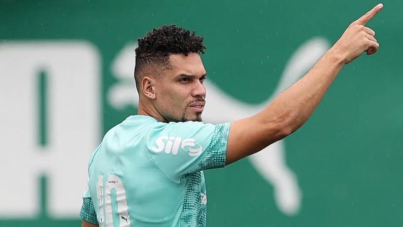 Paulinho não treina com elenco; Palmeiras analisa retorno para Copa do Brasil