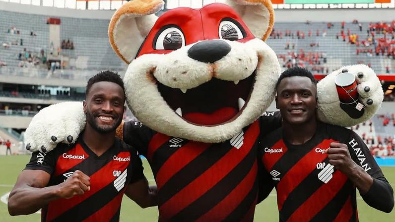 Mendoza e Viveros marcaram os gols da vitória