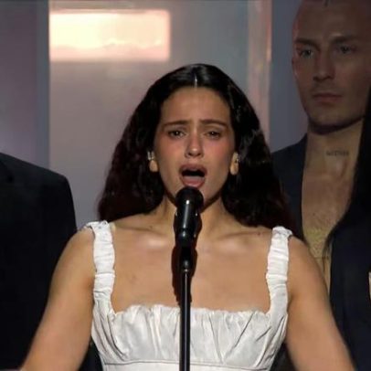 Rosalía estreia turnê mundial com show marcante em sua cidade natal