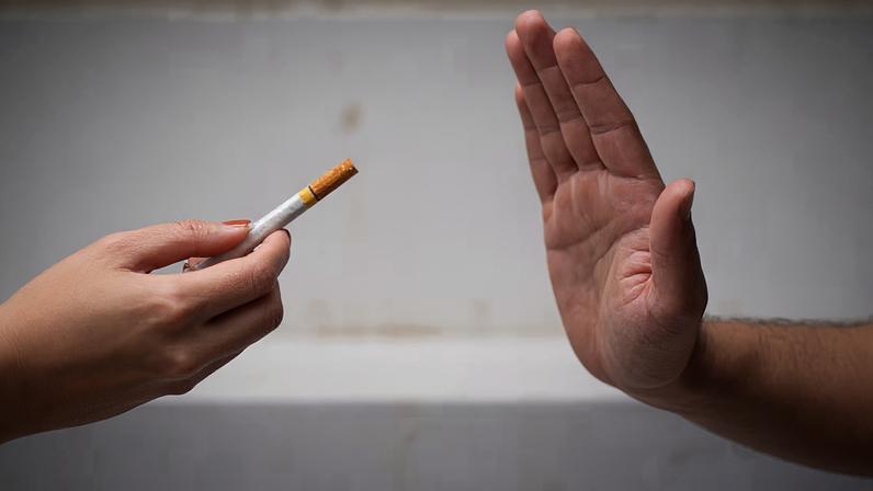 Com a lei, nenhuma pessoa nascida a partir de 1º de janeiro de 2009 poderá comprar cigarros e vapes