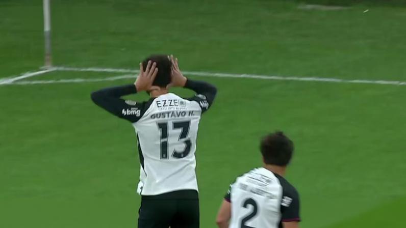 Gustavo Henrique se destaca, marca de cabeça pelo Corinthians