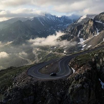 Rodovia no Colorado tem 4.302 m de altura e 156 curvas, marco da engenharia