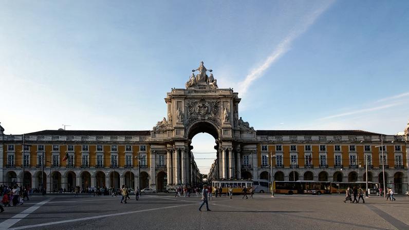 Vista da Praça do Comércio, em Lisboa, Portugal