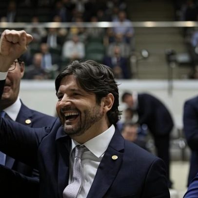 Presidente da Alesp busca apoio de Eduardo Bolsonaro para vaga no Senado