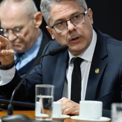 Governo atravessou a rua para proteger ministros, diz Alessandro Vieira