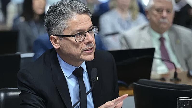 Senador Alessandro Vieira (MDB-SE), relator da CPI do Crime Organizado