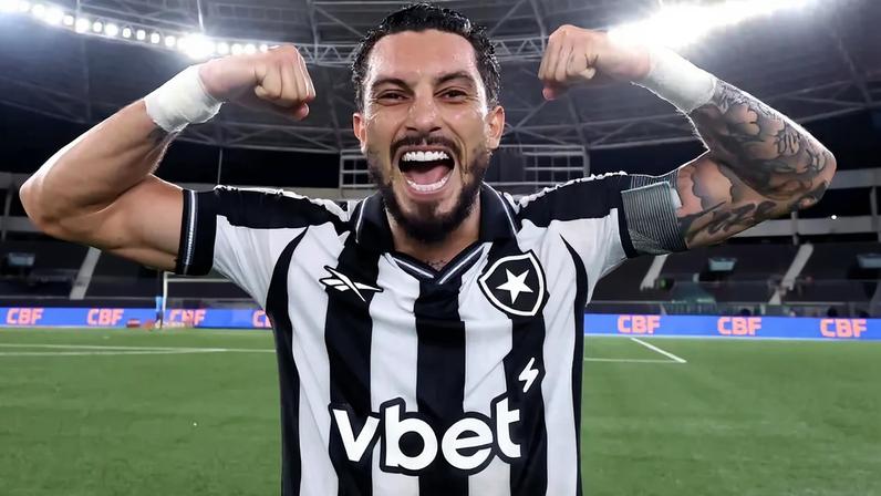 Alex Telles fez o gol do Botafogo contra a Chapecoense (Foto: Vítor Silva/Botafogo)