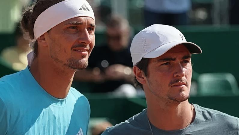 Alexander Zverev e João Fonseca se enfrentaram nesta sexta-feira (10), no Masters 1000 de Monte Carlo