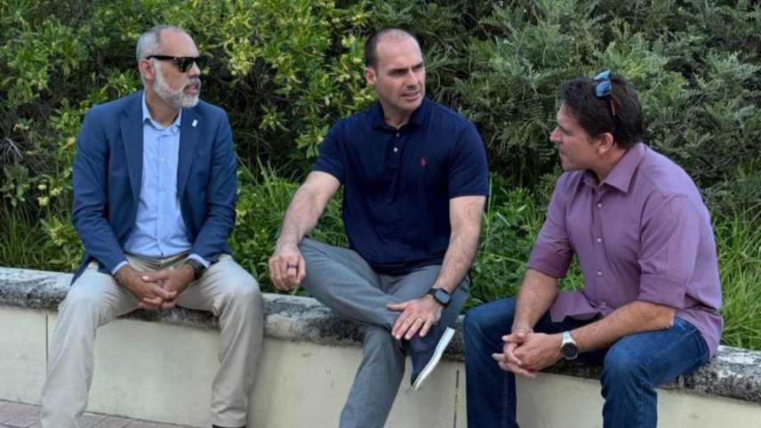 Allan dos Santos, Eduardo Bolsonaro e Alexandre Ramagem juntos nos Estados Unidos