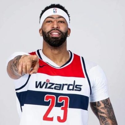 Anthony Davis planeja reuniões com o Wizards, segundo a NBA