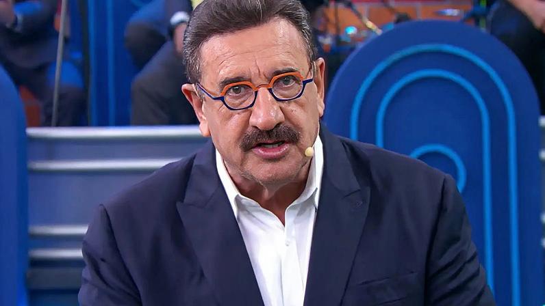 Apresentador Ratinho, dono do Grupo Massa, foi citado em documentos sobre repasses do Banco Master a empresas ligadas ao grupo. (Foto: Reprodução/Youtube Programa do Ratinho)