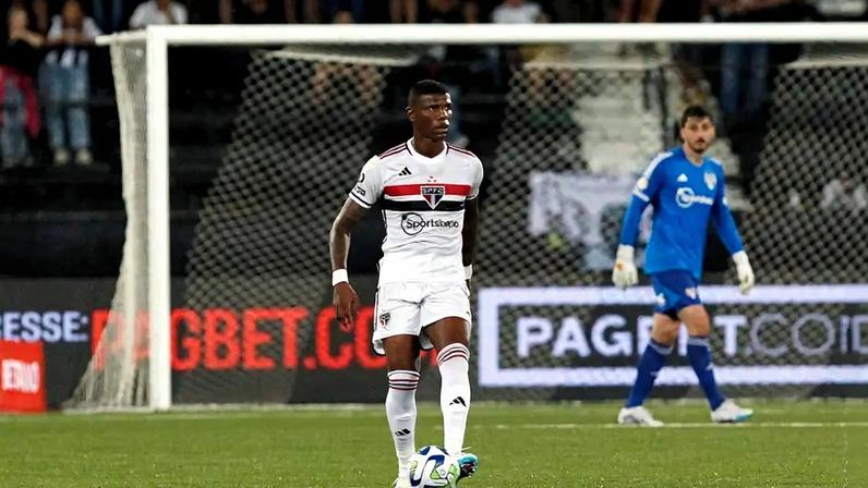 Arboleda está no São Paulo desde 2017 (Foto: Rubens Chiri/Saopaulofc.net)