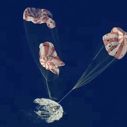 Orion pousa no Pacífico após 10 dias no espaço, encerrando Artemis 2