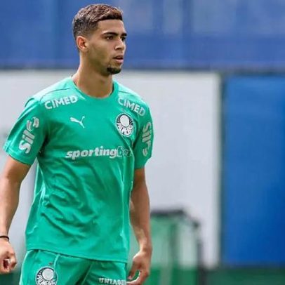 Lesões de laterais abrem espaço para jovem Arthur no Palmeiras
