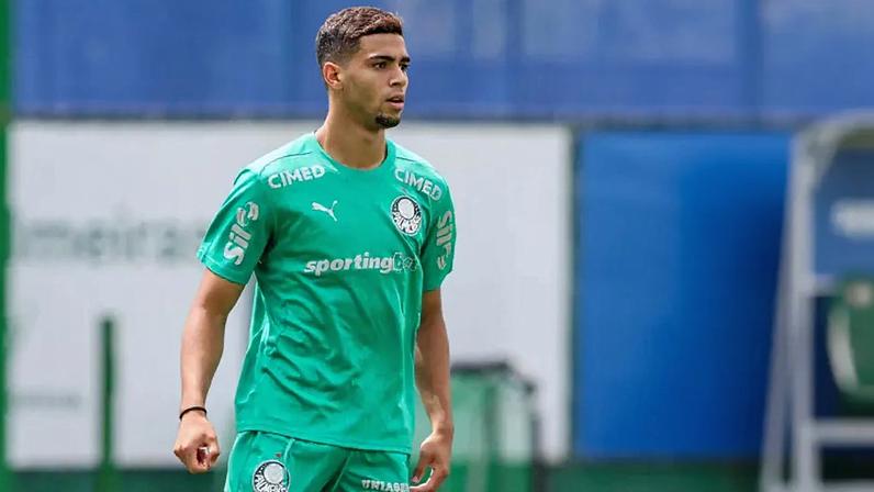Arthur, lateral-esquerdo do Palmeiras