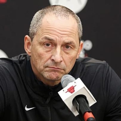 Bulls avaliam demissão de Arturas Karnisovas