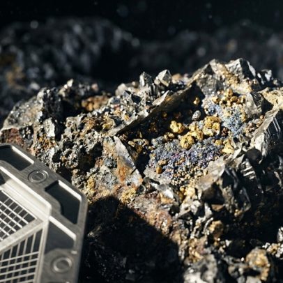 Asteroide rico em platina e níquel com ferro puro entra em observação detalhada