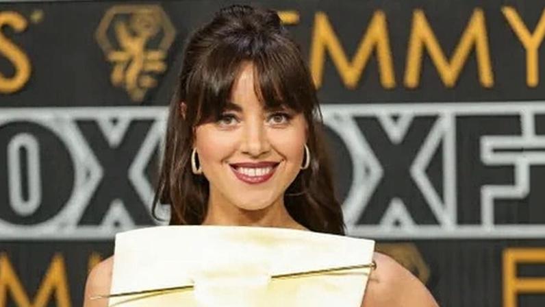 Aubrey Plaza, de "The White Lotus", na 75ª edição do Emmy Awards