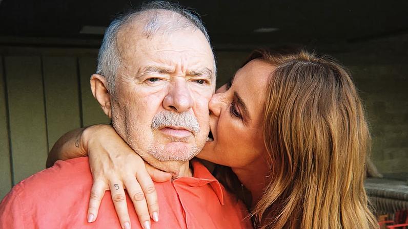 Paolla Oliveira compartilhou fotos ao lado do pai nas redes sociais