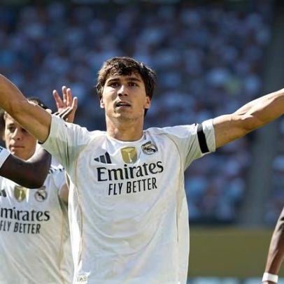 Real Madrid prepara barca e reformula o elenco