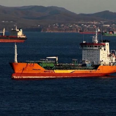 Petróleo cai abaixo de US$ 100 após anúncio de cessar-fogo EUA-Irã