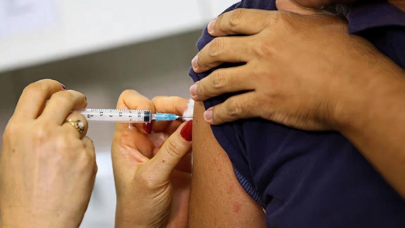 Vacinação é a principal medida de prevenção contra a doença.