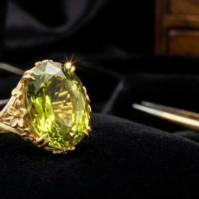 Gema verde-amarela de 1944, única no Brasil, destaque na alta joalheria