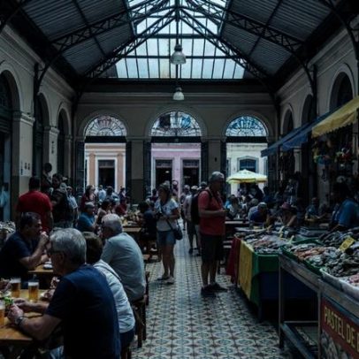 Mercado Público de Florianópolis, 127 anos e 110 boxes, maior centro cultural