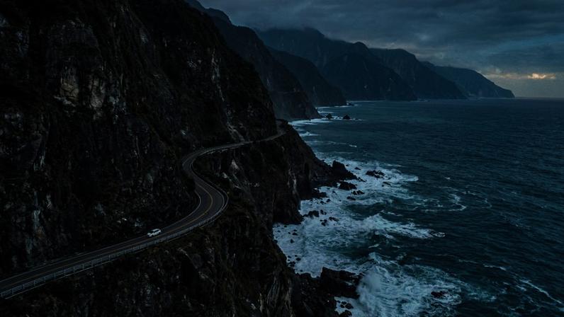 Rodovia litorânea em Taiwan desafia limites da engenharia civil em terreno geológico instável