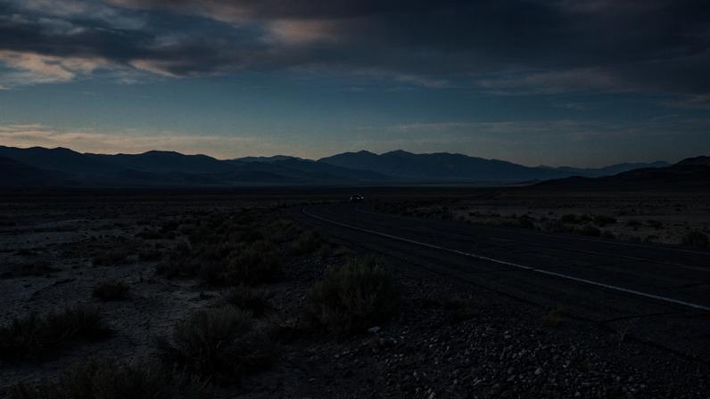 Estrada de 657 km no deserto de Nevada: desafio único para viajantes