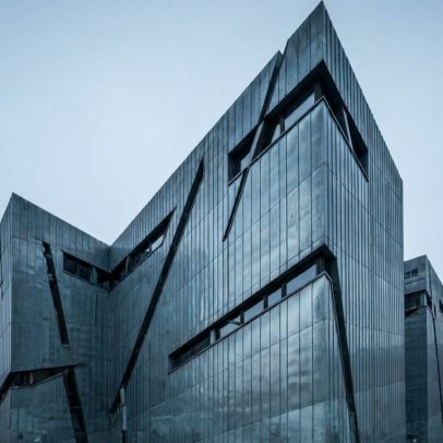 Museu Judaico de Berlim tem fachada de zinco 15.500 m², marco desconstrutivista