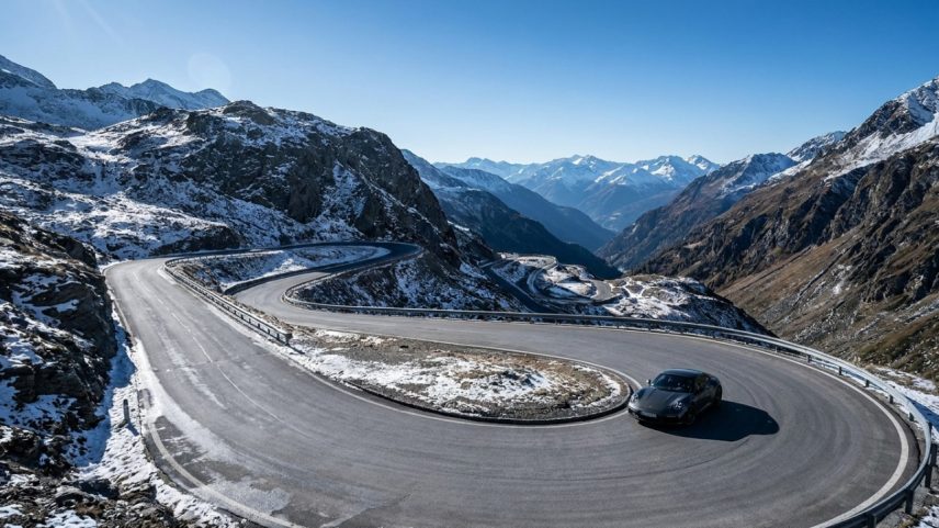 Estrada alpina entre Áustria e Itália: engenharia extrema a quase 2.500 m