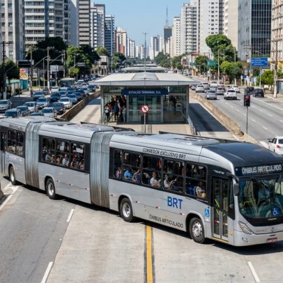 Biarticulado de 30 m para 300 passageiros reduz custos em 40%