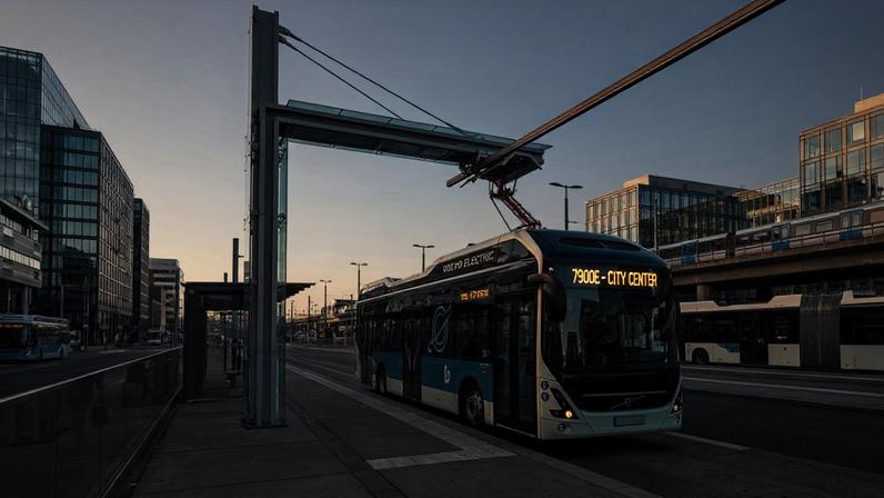Ônibus elétrico com tecnologia de recarga por pantógrafo em operação de transporte coletivo urbano