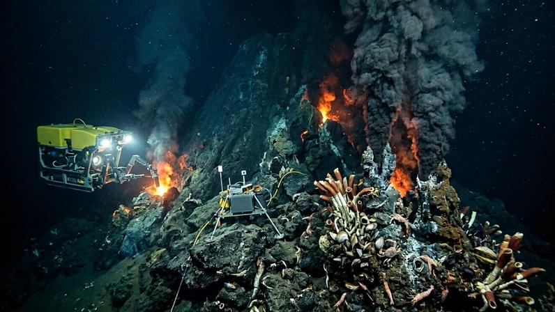 Sensores instalados em robôs submarinos durante o mapeamento de fendas térmicas no solo oceânico