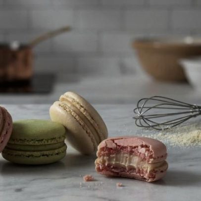 Guia de 15 minutos para bater merengue perfeito e macarons franceses