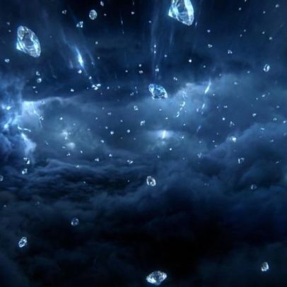 Cientistas simulam 10 mil atmosferas e confirmam chuva de diamantes em Netuno