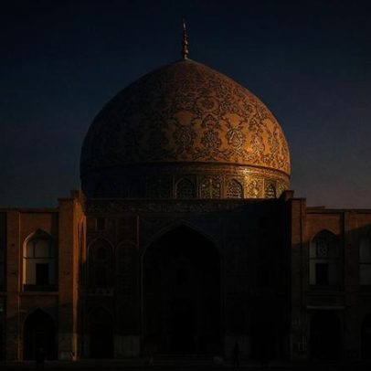 Cúpula de azulejos de 1619 consolida Mesquita Sheikh Lotfollah como exemplo Safávida
