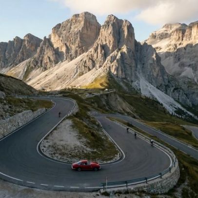 Passo Pordoi, 2239 m e 33 curvas, rota icônica das Dolomitas