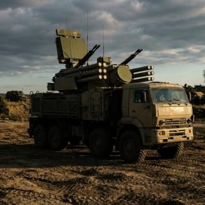Pantsir-S1: defesa russa com mísseis e canhões atinge alvos a 20 km