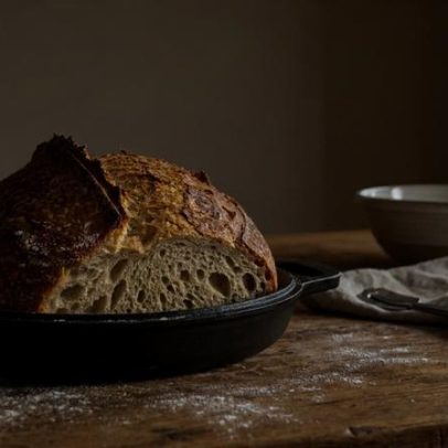 Guia de 24 horas para pão de fermentação natural com crosta dourada