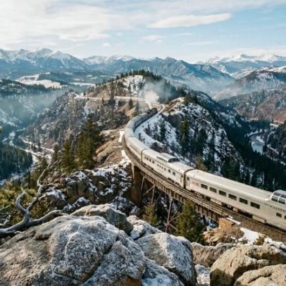 Viagem de 3924 km atravessa túnel de 8 km sob as Montanhas Rochosas