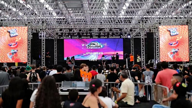 A banda Shamangra se apresenta na Super-Con 2026 em João Pessoa