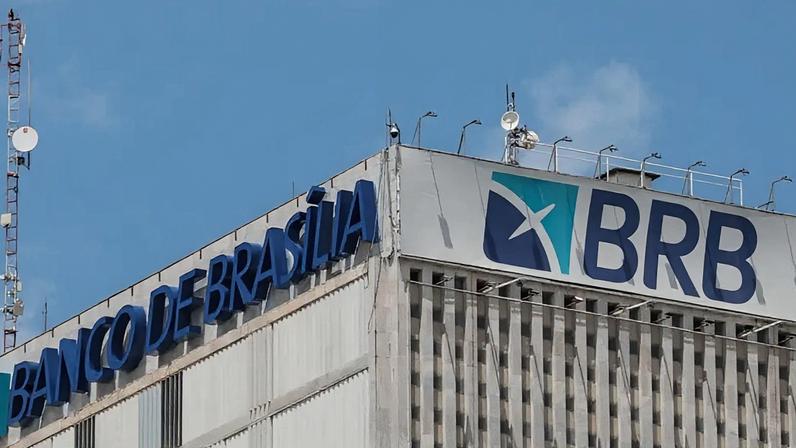Os 2 haviam sido chamados por convite, e não por convocação formal, quando você é obrigado a comparecer
