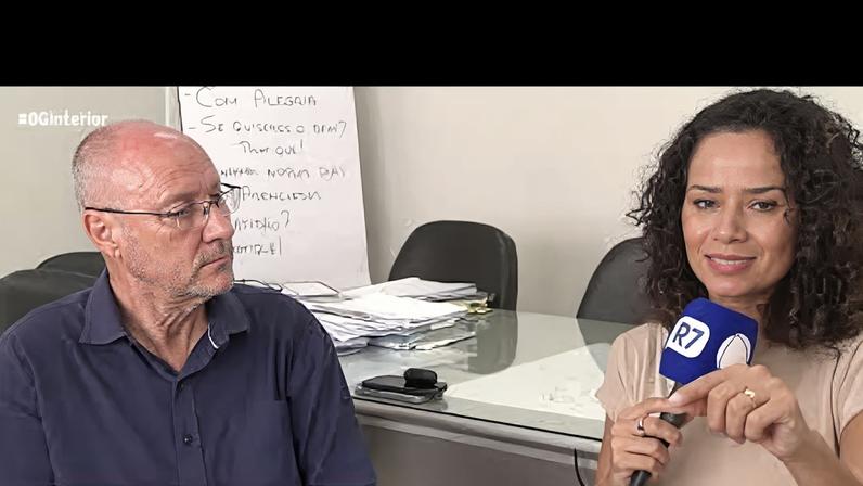 Escavadeira anfíbia auxilia na limpeza de Batalha