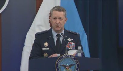 General dos EUA afirma que forças estão prontas para retomar operações no Irã