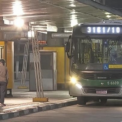 Homem morre atropelado por ônibus no Terminal Parque Dom Pedro II