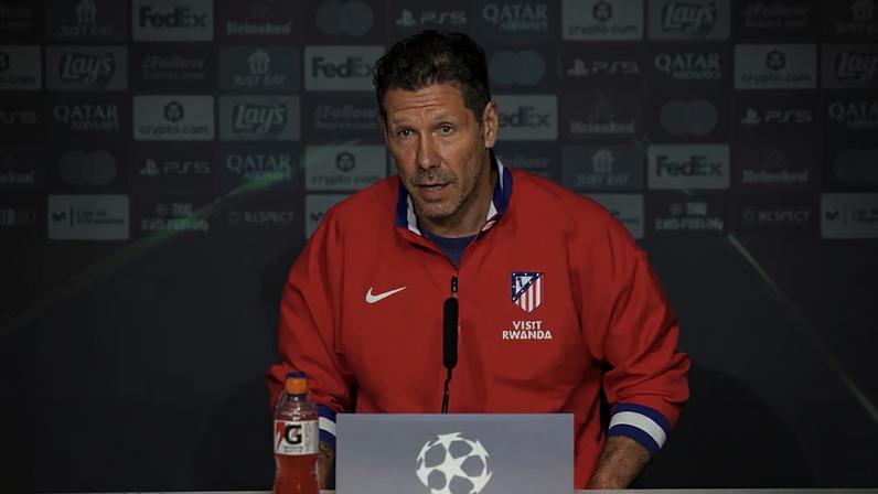 Diego Simeone analisa a semifinal da Champions League entre Atlético de Madrid e Arsenal. Ele elogia a estratégia de bola parada bem trabalhada dos Gunners e comenta a esperança extraordinária em torno do retorno do Atleti a esta fase da competição.