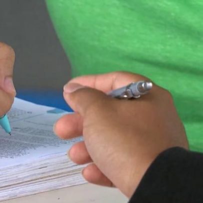 Cursinhos populares ampliam acesso à educação de populações vulneráveis