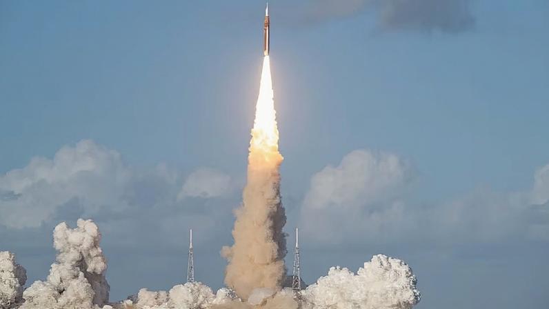 Artemis II decola com quatro astronautas rumo à Lua em missão de 10 dias (Imagem: NASA/Keegan Barber)